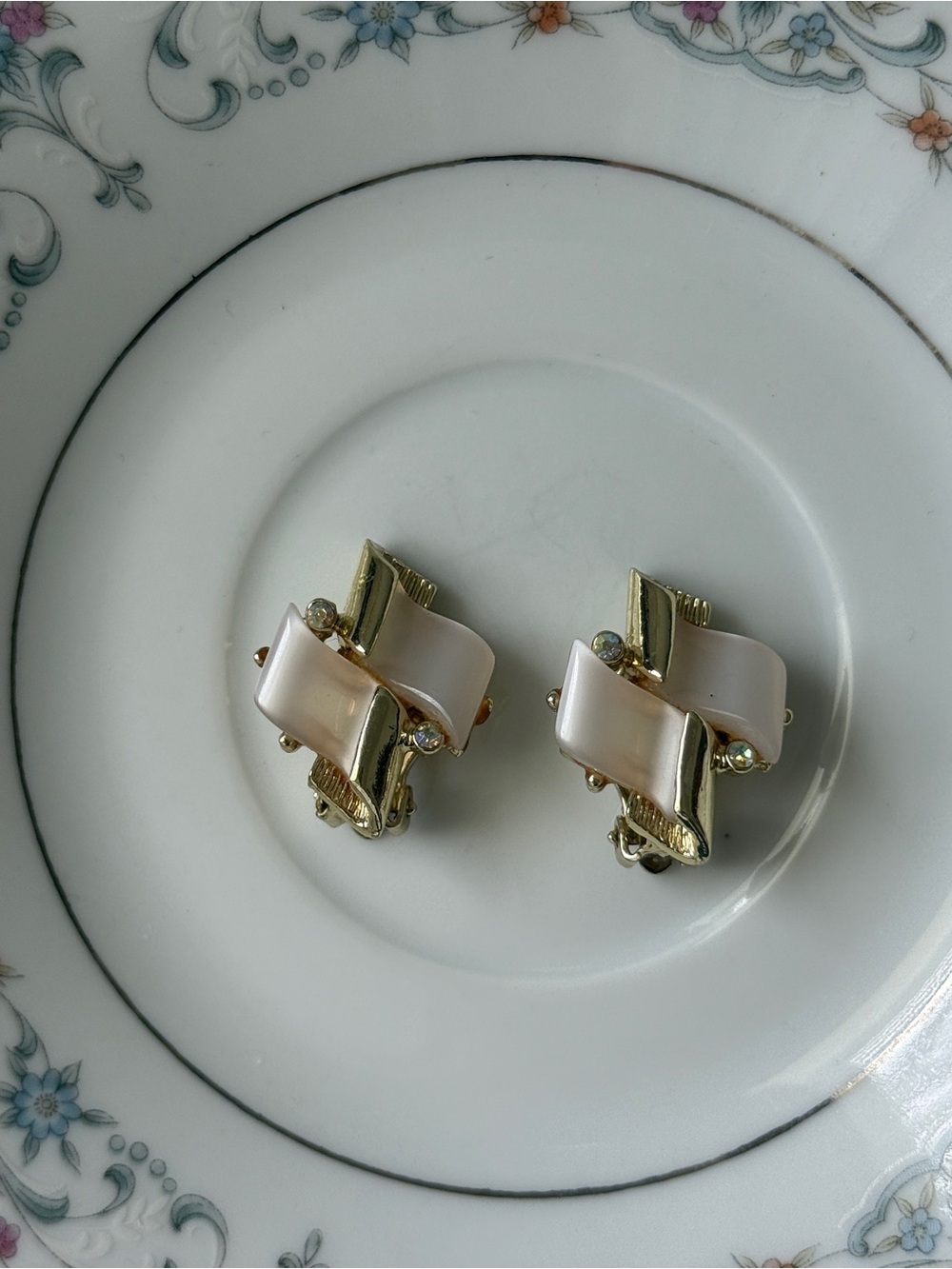 vintage gold-tone clip-on earrings
